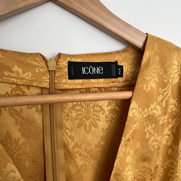 Icone Gold Long Sleeve paisley Maxi Dress size small - Picture 2 of 3